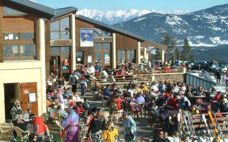 5a4639f6-61d5-4de0-b410-5f8f2023ffe2-photo-around