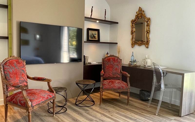 Villa Emeraude chambre Armor TV et bureau