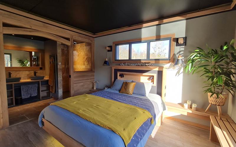 Chambre et salle de bains en cours de décoration (fév.22)