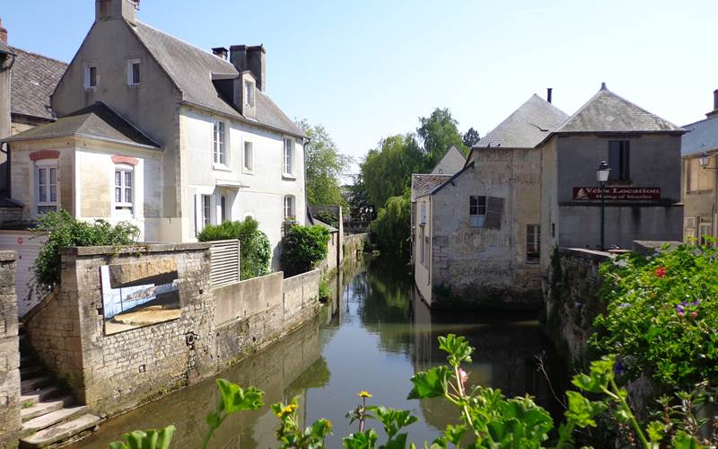 509038457-photo-around