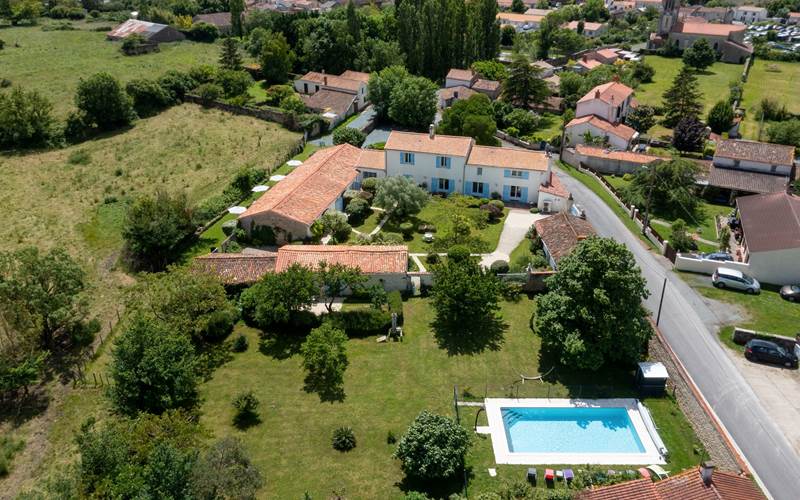 L'ENCLOS BLEU - VUE AERIENNE Sud_Nord