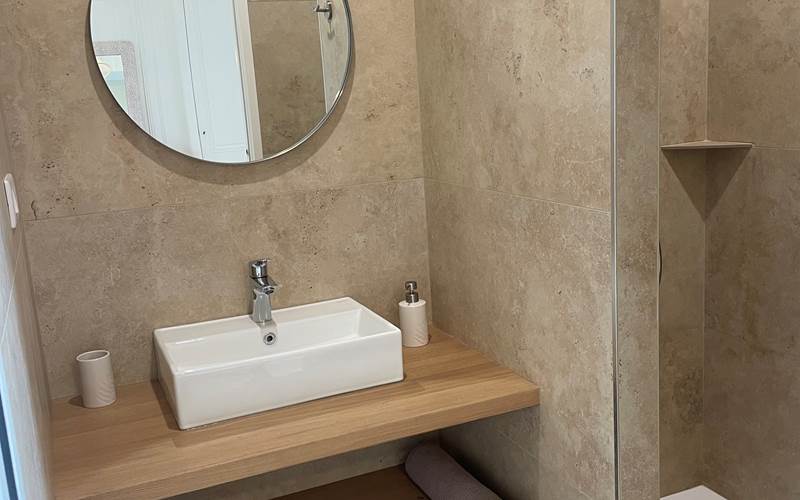 Première salle de bain