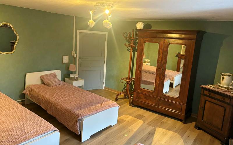 e22b172e-8eda-44cd-ad64-05bd313bf244