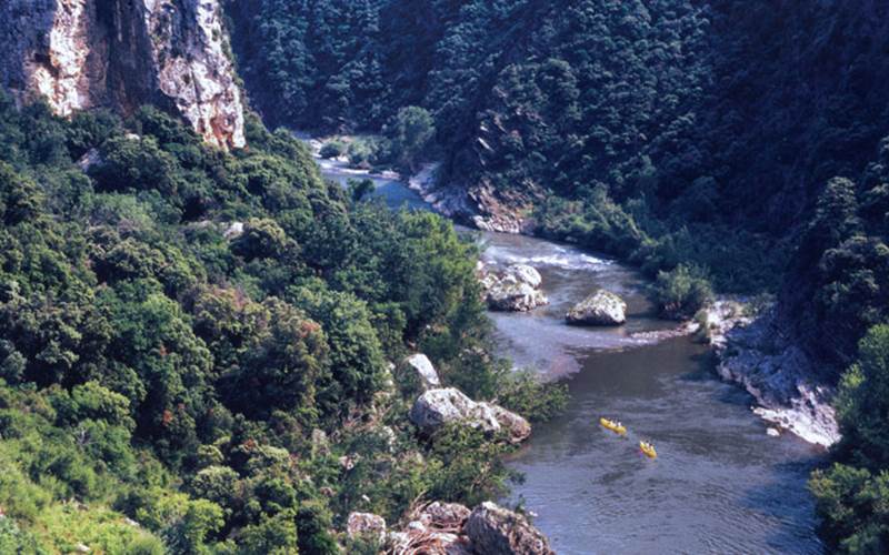 893b8a52-5ba0-4b15-92e9-b4725174feb9-photo-around