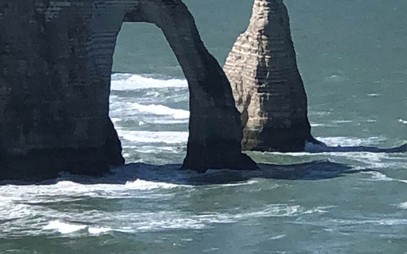 Etretat+porte d'aval+plage+tourisme vert+Maniquerville+Fécamp+galets+séjour+normandie+week end+sérénité+zen