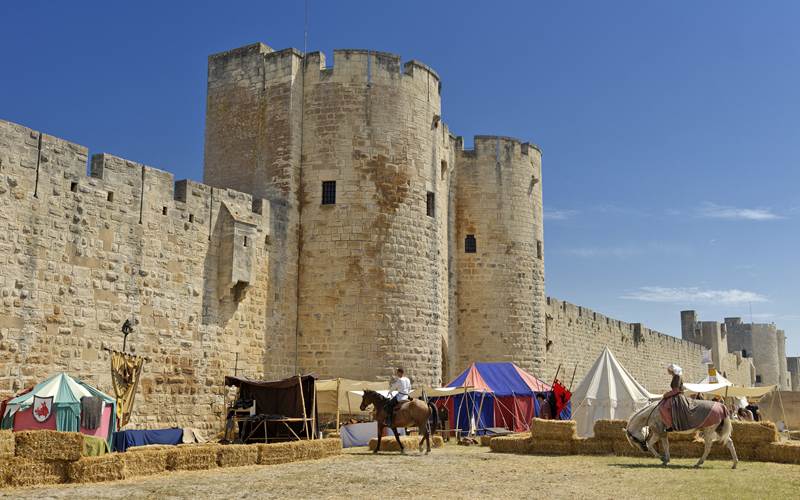 127046779 (1)-photo-around