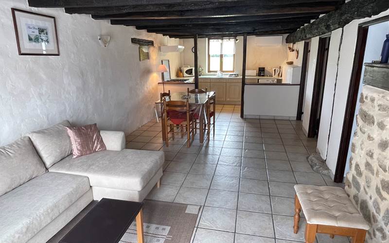 Entrée salon coin repas