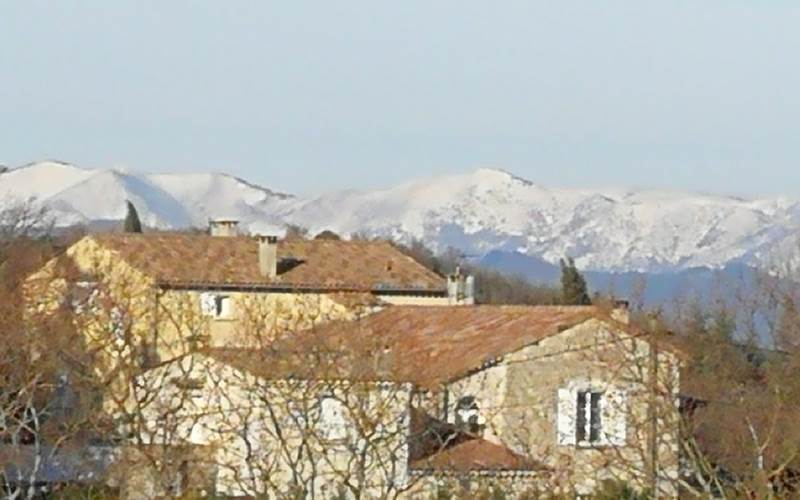 gîte familial convivial et de regroupement d'amis en ardèche rhone alpes pde 16  à 24 personnes.