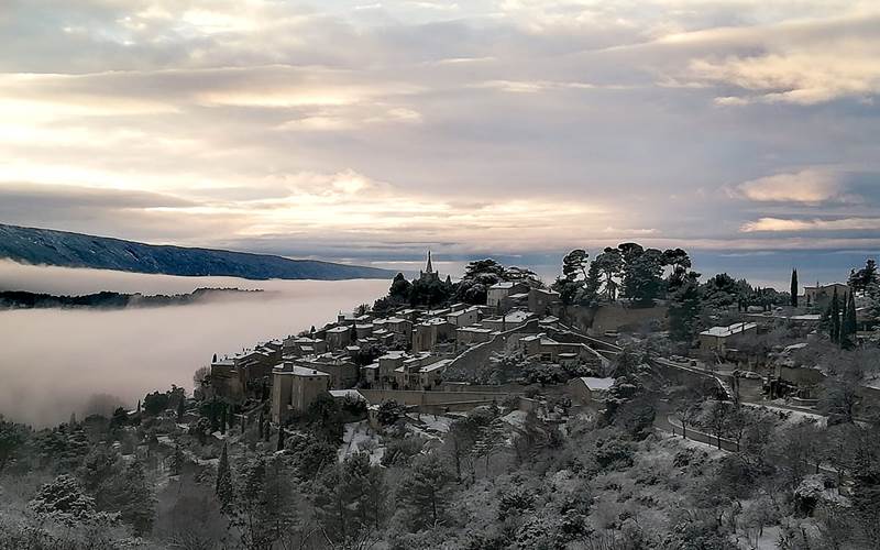 bonnieux sous la neige