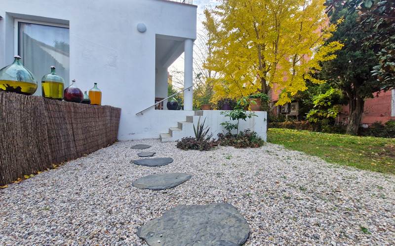 Chemin d'accès à l'appartement "Rivage"