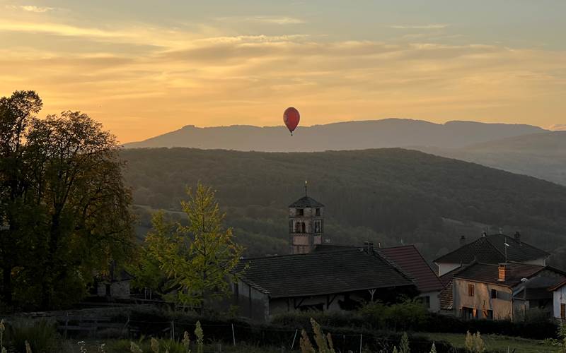 vue Bergesserin avec montgolfière "route71"
