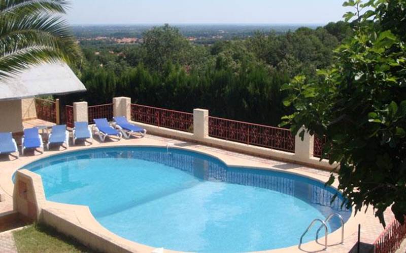 Farmhouse-Pool