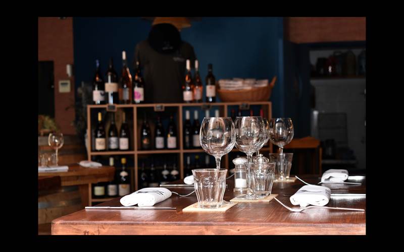 A quelques minutes à pied du studio, un lieu de charme pour déguster un verre de bon vin.