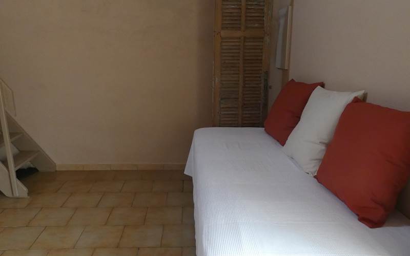 Lit dans le séjour Les Ocres