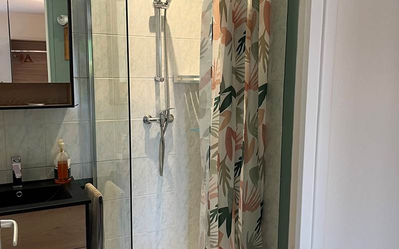 Espace salle d'eau gîte Aigrette