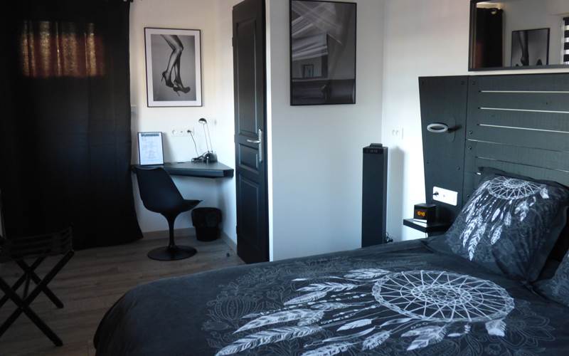 Chambre Léa La Colline aux Yeux Doubs 4