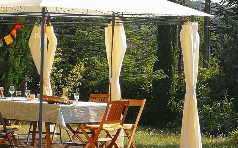 gîte familial convivial et de regroupement d'amis en ardèche rhone alpes pde 16  à 24 personnes.