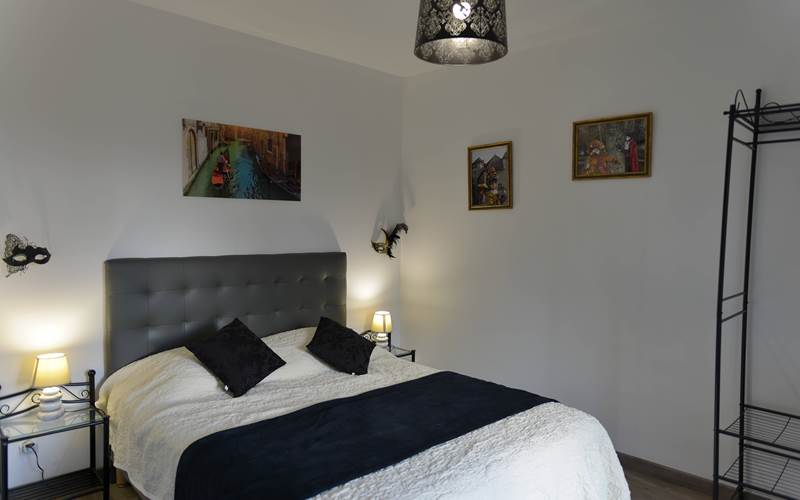 Chambre vénitienne, lit 160x200