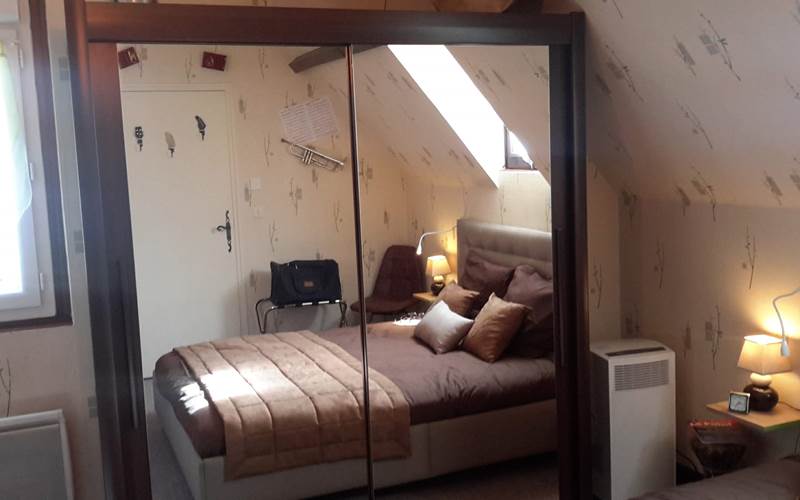 très grande armoire-penderie