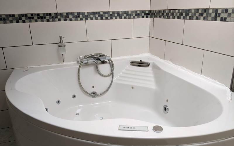 Baignoire SPA du gîte
