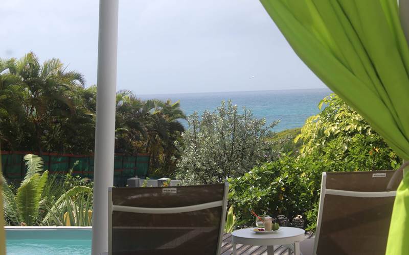 Iguane House villas & Micro Spa Villa Mangrove vue mer depuis les transats