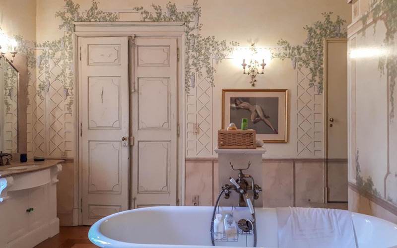 CHÂTEAU D'ISSUS - Salle de Bain