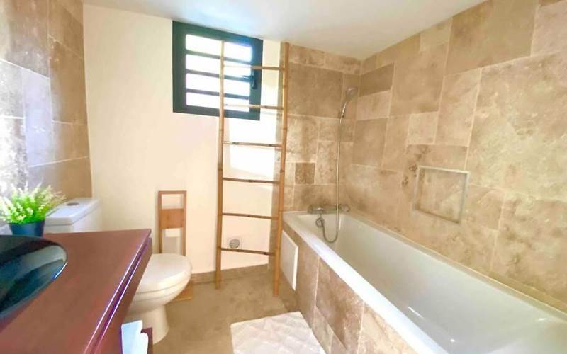 Chambre 2 - salle de bains