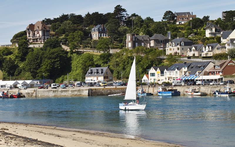 492701671-photo-around