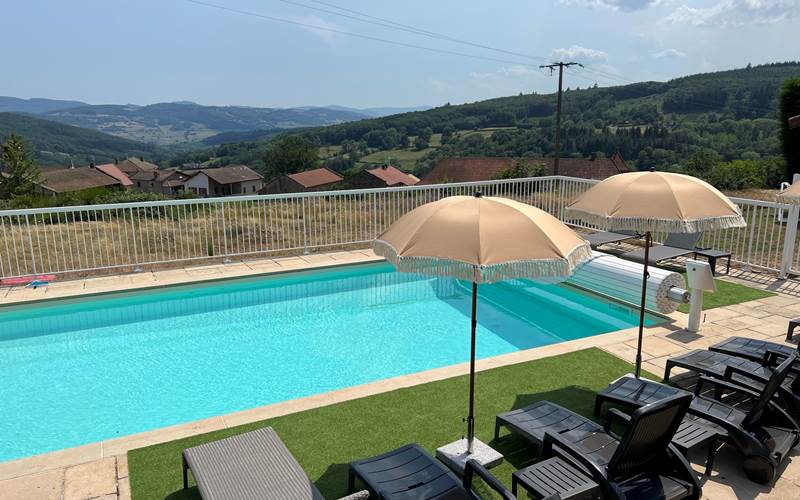 piscine avec vue vallée