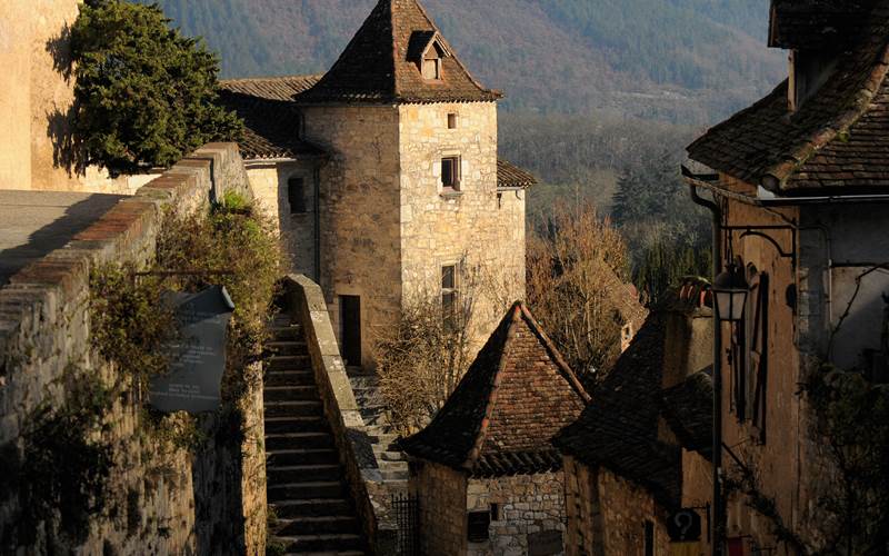 141312533-photo-around