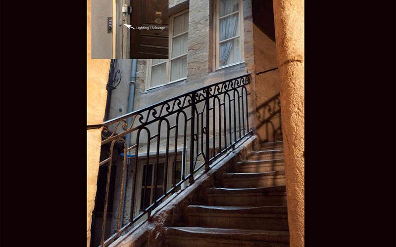 l'escalier intérieur, typique de ce type d'immeuble.