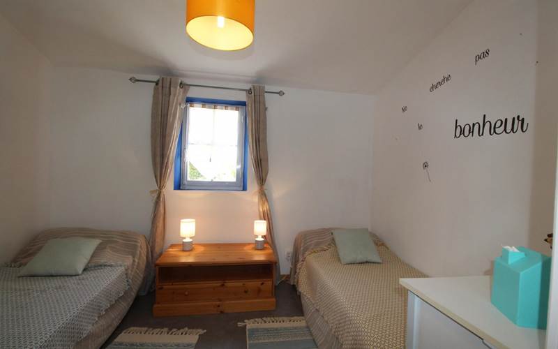 location chambre dans gîte de groupe avec piscine au domaine Montloubier à Villeneuve de berg en ardèche et Rhône alpes  2 à 9 personnes