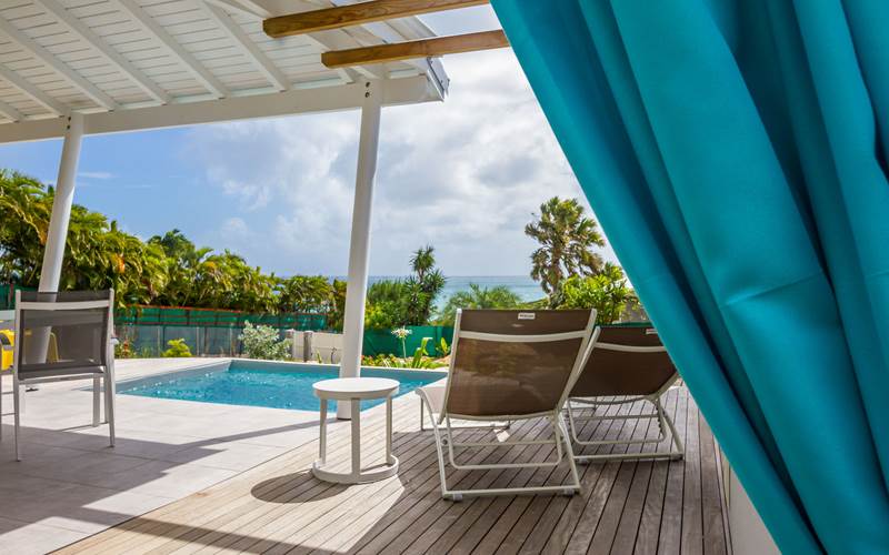 Iguane House villas & Micro Spa Villa Corail espace piscine et terrasses