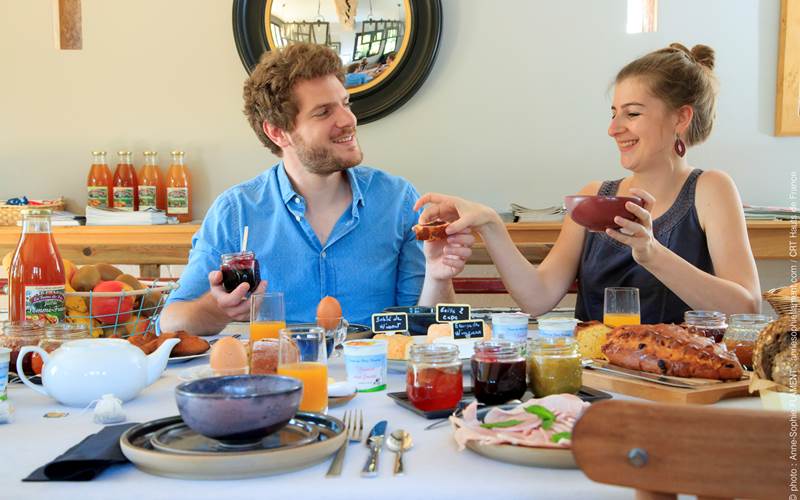 Petit déjeuner compris