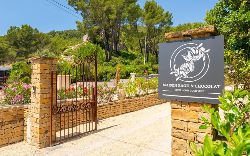 Entrée Maison Baou et chocolat