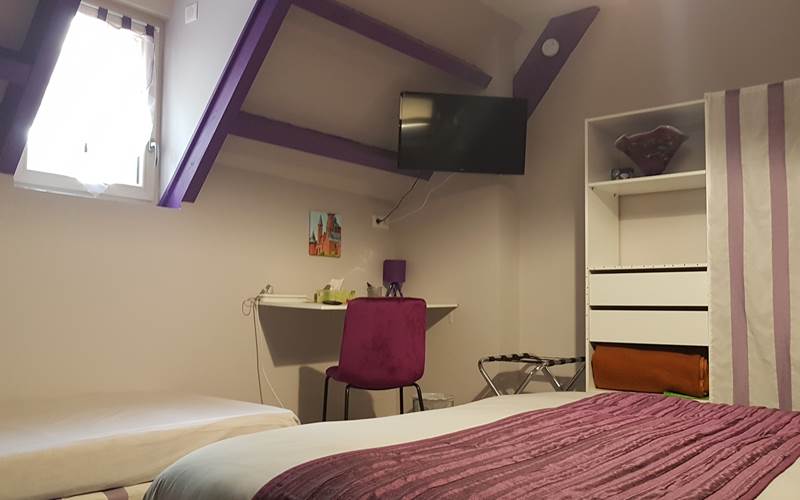 Bureau et télévision (TNT)