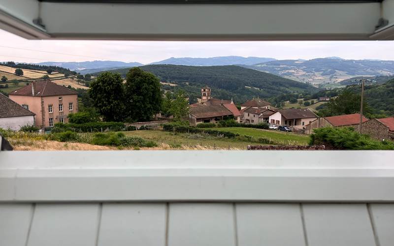 vue sur la vallée depuis la chambre bleu et verte