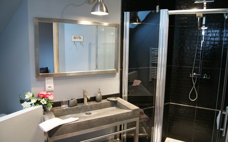 salle de bain chambre de Marie