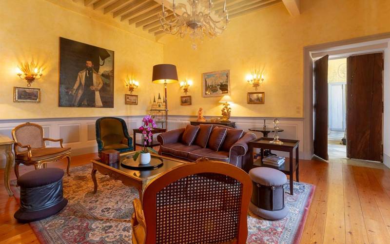 CHÂTEAU D'ISSUS - Salon