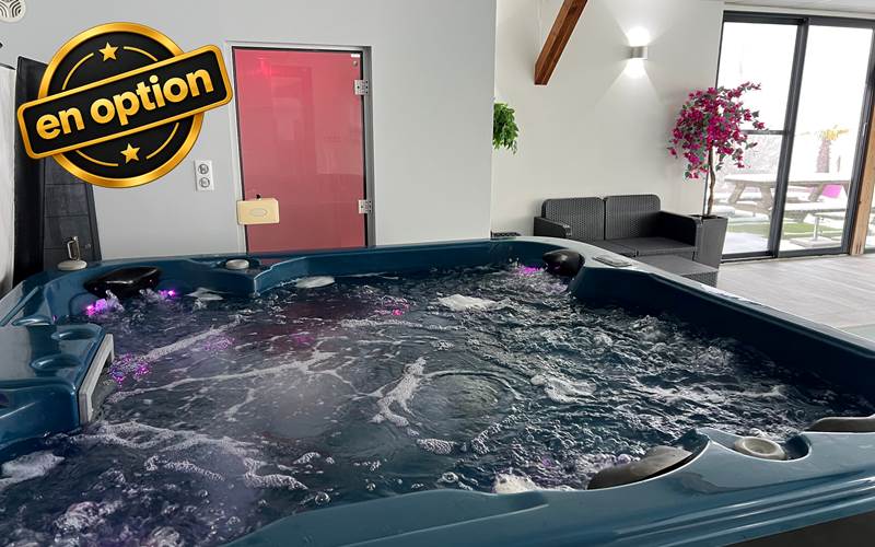 Option bien-être incluant le spa 5 places (disponible seulement en week-end) et le hammam 4 places