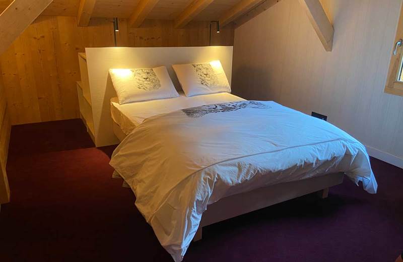 Chambre-entie`re-avec-draps-Sommand-Les-Carroz-de-Mary-2
