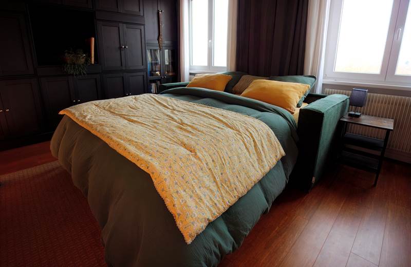 Chambre avec bureau