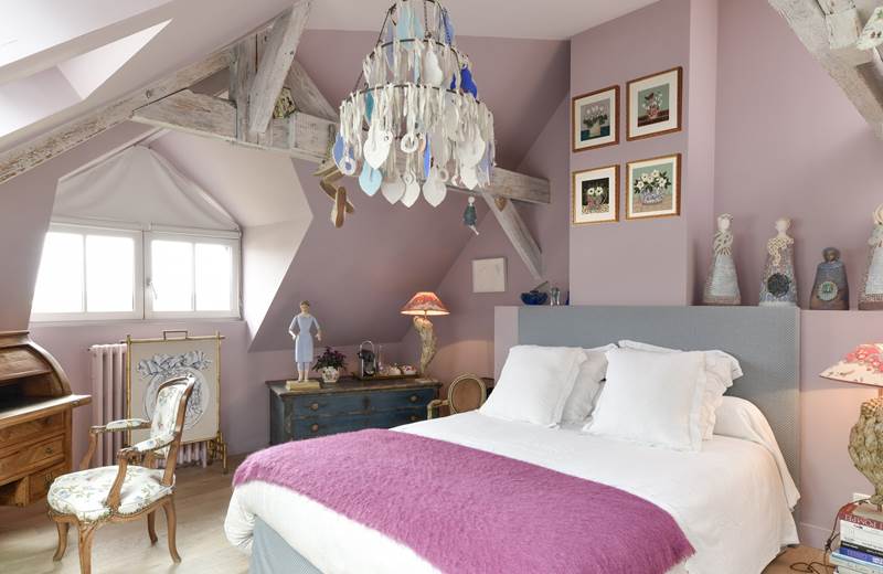 chambre-mansardee-spacieuse-lumineuse-couple-sejour-honfleur-calvados