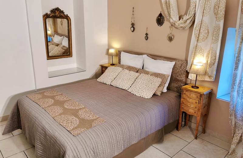 Mas-de-Martinet-Chambre-Zen