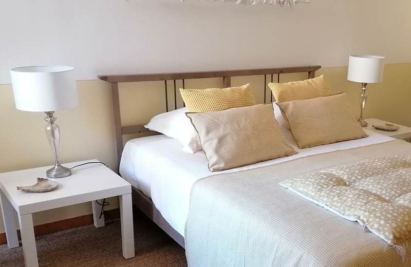 Chambre double Friesa - teintes jaunes soleil, La Malposte