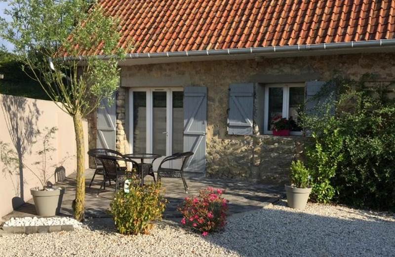 acces P'tit gite + terrasse