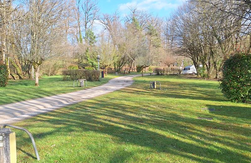 Emplacement de camping avec électricité Leyme Lot