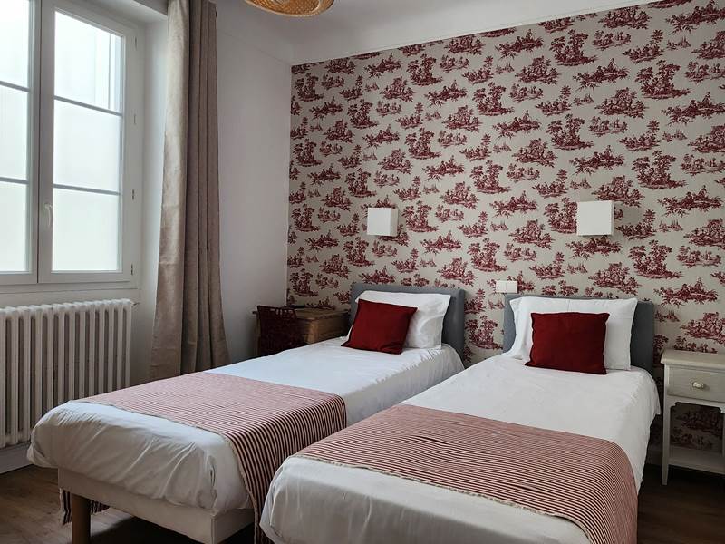 Chambre lits jumeaux au cœur de Biarritz