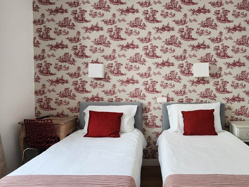 Chambre lits jumeaux au cœur de Biarritz