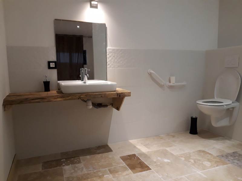 salle de bain PMR